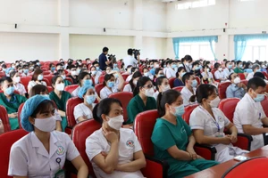 Các y, bác sỹ tỉnh Bắc Ninh tham gia hỗ trợ thành phố Hà Nội phòng, chống dịch Covid-19.