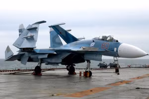 Tiêm kích hạm Su-33 của Hải quân Nga.