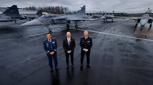 Kịch bản JAS-39 Gripen tới điểm nóng
