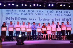 Nhiều cá nhân được nhận bằng khen của Hội Nhà báo Việt Nam.
