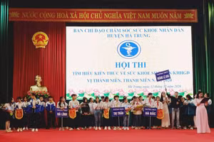 Học sinh Trường THCS thị trấn Hà Trung (Thanh Hóa) tham gia hội thi tìm hiểu sức khỏe sinh sản vị thành niên năm 2020.