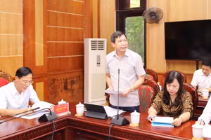 Ông Trần Văn Thức- Giám đốc Sở GD&ĐT Thanh Hóa báo cáo kế hoạch đảm bảo an toàn cho Kỳ thi Tốt nghiệp THPT năm 2022.