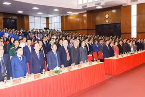 Lãnh đạo hai tỉnh Thanh Hóa – Hủa Phăn và các đại biểu tham dự lễ thực hiện nghi thức Quốc ca hai nước Việt Nam – Lào.