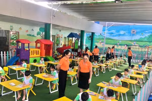 Hiện nay nhiều trường mầm non tư thục trên địa bàn TP HCM đang tích cực khắc phục tình trạng thiếu giáo viên để đón học sinh trở lại trường.