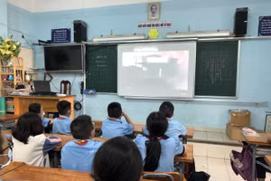 UBND TPHCM đặt ra mục tiêu đến năm 2030 phải đưa tất cả thành tố của hệ thống giáo dục vào môi trường số.