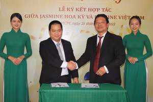Lãnh đạo Jasmine Việt Nam ký kết hợp tác đào tạo với Jasmine Hoa Kỳ.
