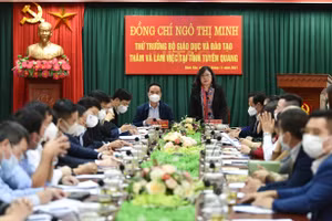 Thứ trưởng Bộ GD&ĐT Ngô Thị Minh phát biểu tại chương trình làm việc với tỉnh Tuyên Quang.