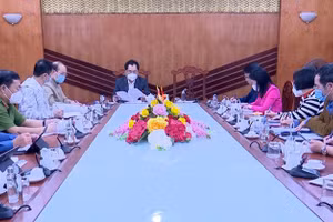 Chủ tịch UBND tỉnh Thái Nguyên Trịnh Việt Hùng chủ trì cuộc họp Ban chỉ đạo phòng chống dịch Covid-19 T.P Thái Nguyên đêm 1/11