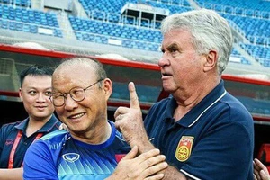 Nghỉ sớm ở đội tuyển U22 Trung Quốc, HLV Hiddink có khi vừa đỡ nặng đầu, vừa lãnh đủ tiền đền bù hợp đồng.