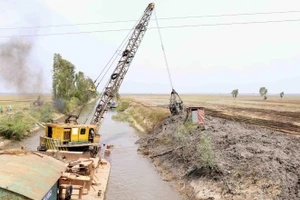 Triển khai nạo vét kênh mương nội đồng bằng nguồn vốn thủy lợi phí tại xã Thới Sơn, huyện Tịnh Biên, An Giang. 