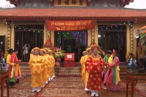 Tứ phi của vua Đinh Tiên Hoàng, bà Nguyễn Thị Sen là Thánh tổ nghề may ở Trạch Xá.