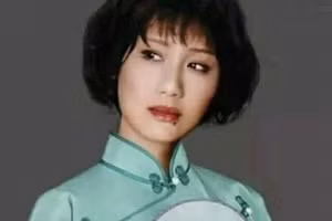 Lý Kiến Quần từng được công chúng ca tụng là "đệ nhất mỹ nhân cổ trang Trung Quốc".​