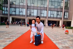 Tuấn Hưng, Đăng Khôi, Bảo Thanh... nô nức đưa con tựu trường