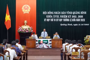 HĐND tỉnh Quảng Bình vừa thông qua Nghị quyết quy định khoản thu trong cơ sở giáo dục. Ảnh: Ngọc Mai.