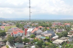 Các trạm BTS tồn tại nhiều năm nay gây nguy hiểm và có nguy cơ đổ sập bất cứ lúc nào.
