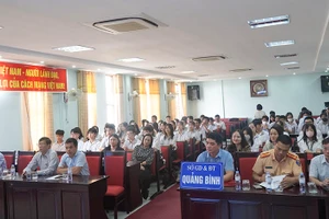 Lễ phát động học sinh, sinh viên nghiêm chỉnh chấp hành pháp luật về An toàn giao thông.