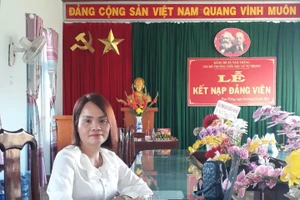 Cô giáo Trương Thị Hoa, Trường Tiểu học Lý Tự Trọng, tỉnh Đắk Nông.