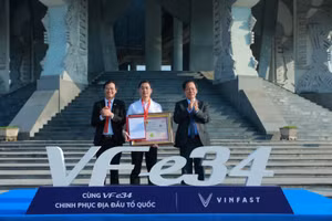 100 xe VF e34 lập kỷ lục “Đoàn caravan xe điện nhiều nhất Việt Nam”