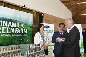 Mô hình phát triển bền vững “Vinamilk Green Farm” được chia sẻ tại Hội nghị sữa toàn cầu