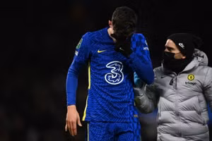 Kai Havertz gãy ngón tay út bên phải.