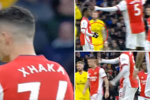 Hình ảnh "tố" Xhaka từ chối nhận băng thủ quân Arsenal.