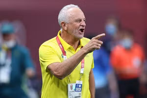 Huấn luyện viên tuyển Australia bất ngờ đề cập chuyện giải nghệ trước trận đấu với tuyển Việt Nam.