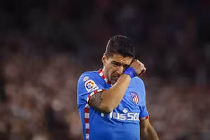 Luis Suarez không thể gia nhập nhiều đội bóng lớn ngay cả khi là cầu thủ tự do.