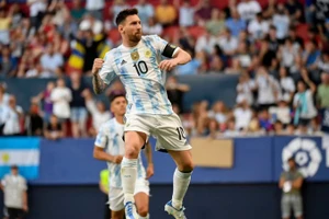 Video: Messi ghi 5 bàn, chạm loạt cột mốc ‘hiếm có khó tìm’