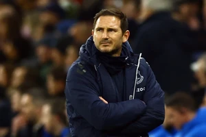 Everton thua bẽ mặt, thuyền trưởng Lampard bị châm chọc