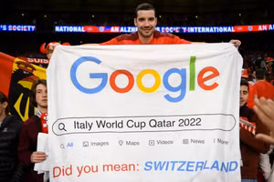 Không giành vé dự World Cup 2022, tuyển Ý bị cổ động viên Thụy Sĩ chế nhạo