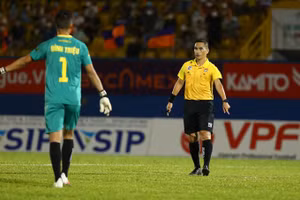 Hải Phòng FC bị chia điểm bởi… trọng tài?