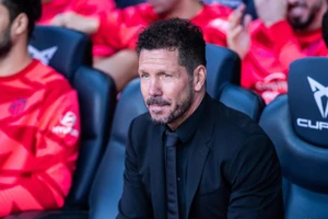 Diego Simeone bất phục chiến thắng của Barca ở vòng 23 La Liga.