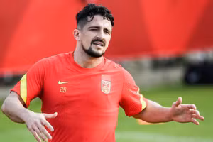 Ngôi sao nhập tịch ám chỉ không trở lại đội tuyển quốc gia Trung Quốc