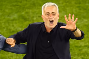 Chùm ảnh: Jose Mourinho và AS Roma đi vào lịch sử UEFA