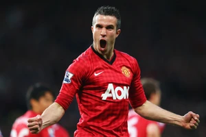 Van Persie được mời làm "phó tướng" Man Utd.