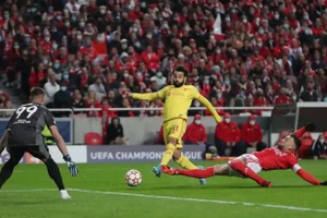 Video: Liverpool ca khúc khải hoàn, Man City thắng nhọc ở tứ kết Champions League