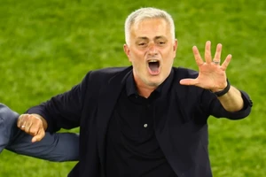 Chùm ảnh: Jose Mourinho và AS Roma đi vào lịch sử UEFA