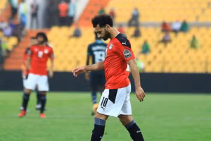Salah bị khoá chặt hoàn toàn trong trận Ai Cập thua Negeria 0-1.