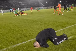 Video: Mất vé dự World Cup 2022, Algeria yêu cầu FIFA... đá lại