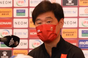 Huấn luyện viên Li Xiaopeng trả lời họp báo trưa 31/1 trước trận gặp tuyển Việt Nam.