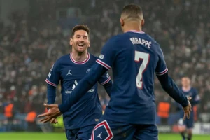 Video: Messi giúp Mbappe san bằng kỷ lục ghi bàn của mình