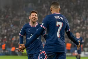 Video: Messi giúp Mbappe san bằng kỷ lục ghi bàn của mình