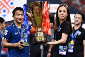 ‘Messi Thái Lan’ lỡ cơ hội đối đầu với tân Quả bóng Vàng Việt Nam