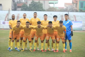 Nam Định FC có cầu thủ nhiễm Covid-19 nên phải bỏ dở giải giao hữu Cúp Hoa Lư 2022.