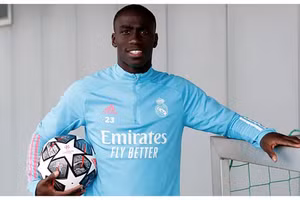 Ferland Mendy- ngôi sao đặc biệt nhất trong năm 2021 (Ảnh Marca).