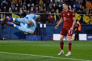 Thua Villarreal, Bayern Munich lập nhiều ‘kỷ lục buồn’