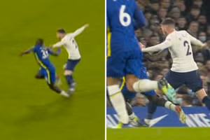 Cổ động viên Chelsea phẫn nộ vì trọng tài và… VAR