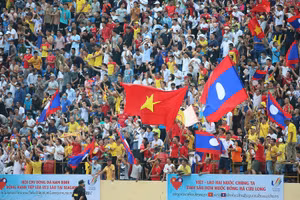  Vuột chiến thắng Singapore, thuyền trưởng Lào ví với … Man City và Real Madrid 