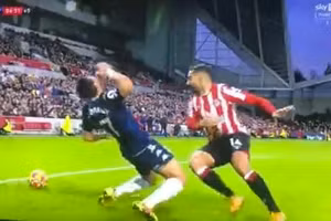 Pha ăn vạ lộ liễu của Trezeguet