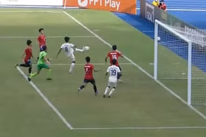 Poeiphimai mở tỷ số cho U23 Thái Lan ở phút thứ 14.